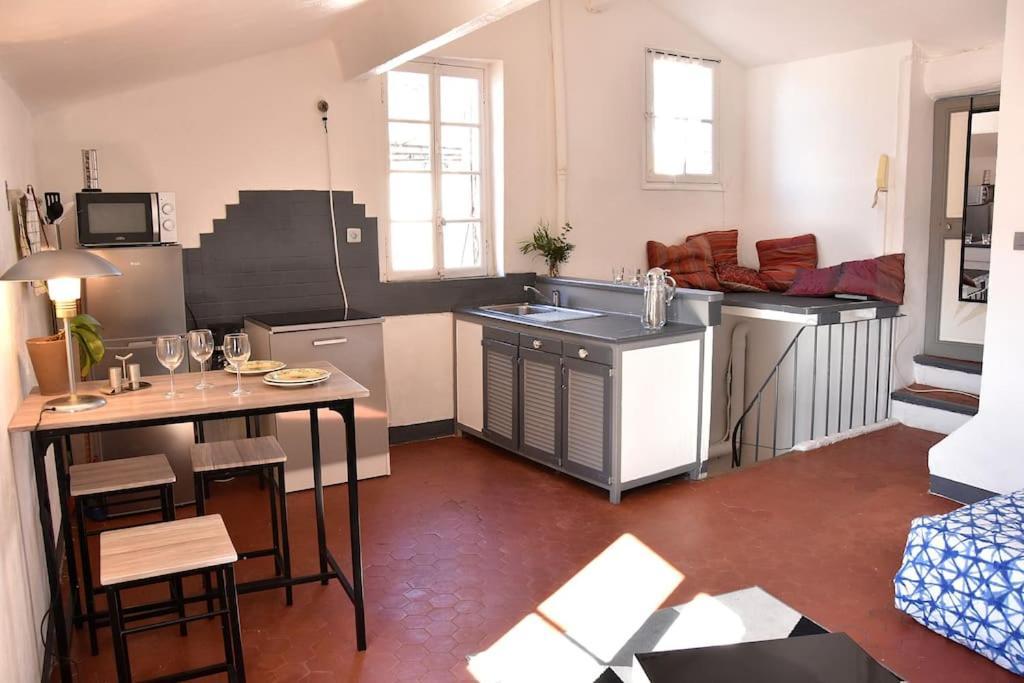 Lovely Flat In The Heart Of The Medieval City 耶尔 外观 照片